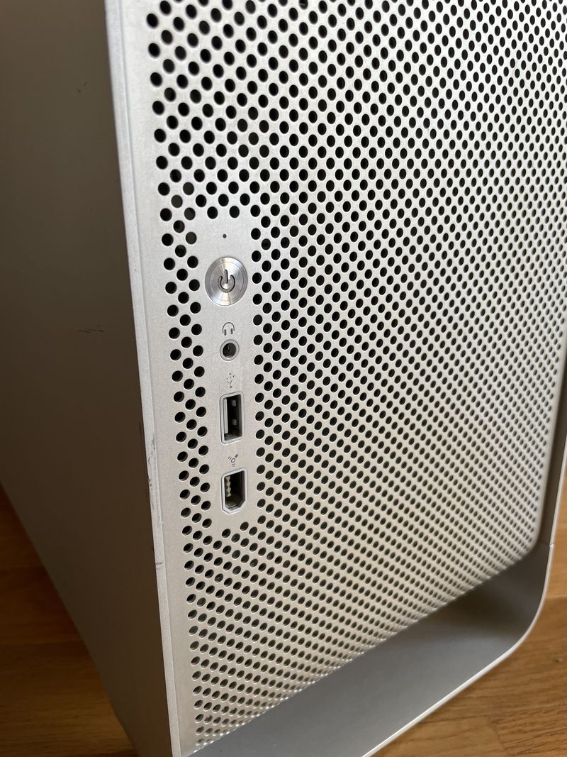 exterior front ports and power button working as the original
