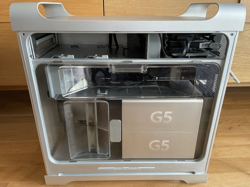 side view showing the transparent wind deflector still usable