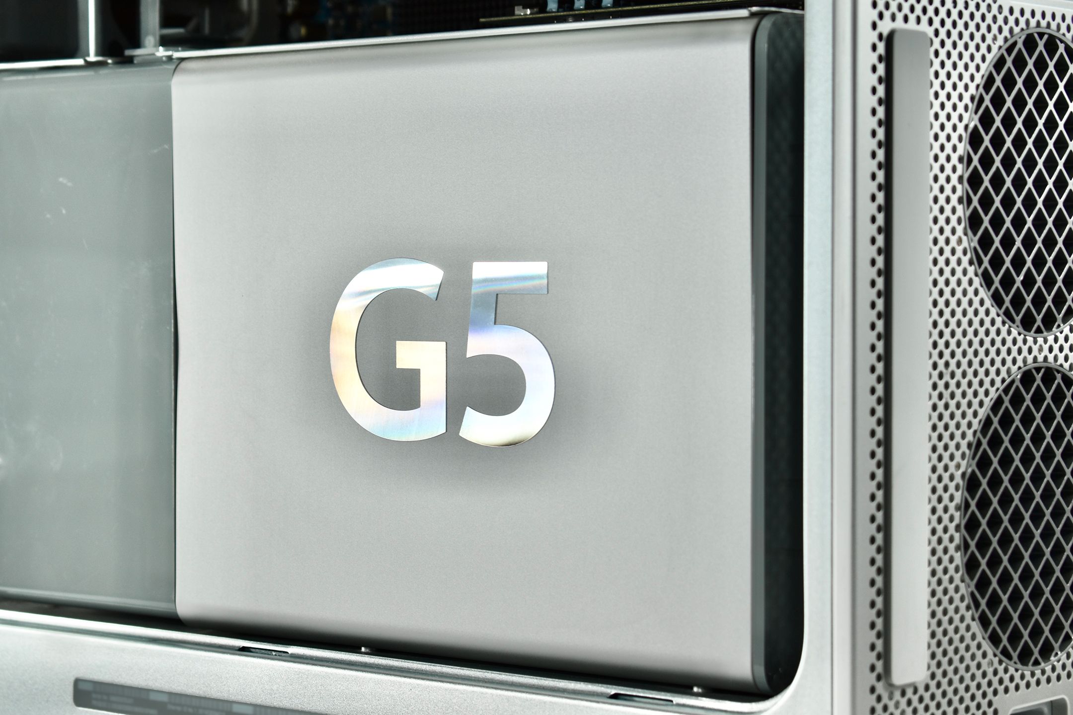 G5 logo inside the computer